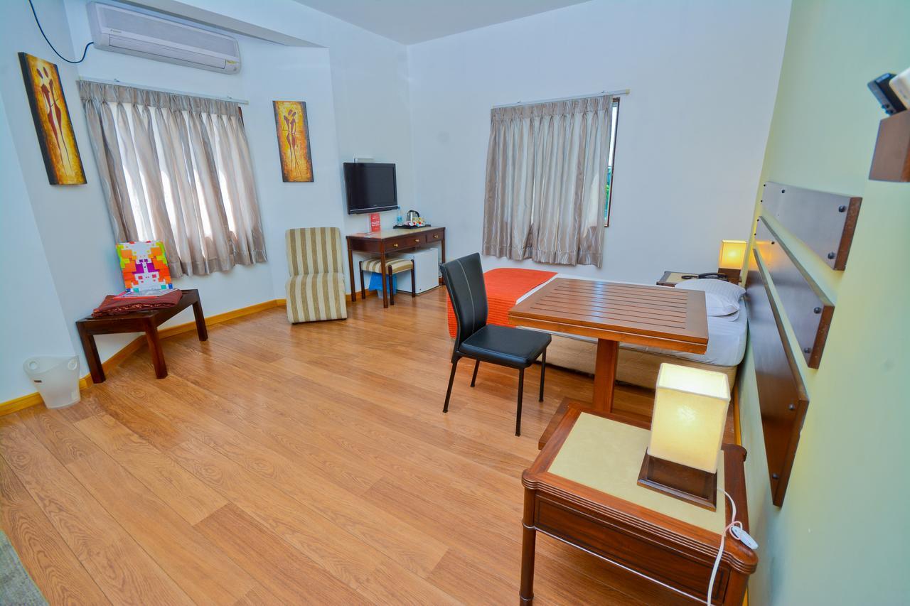 Monsoon Suites Kirillapone Dış mekan fotoğraf