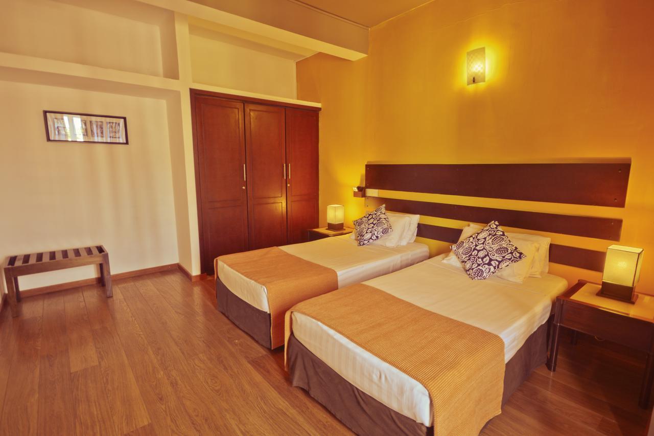 Monsoon Suites Kirillapone Dış mekan fotoğraf