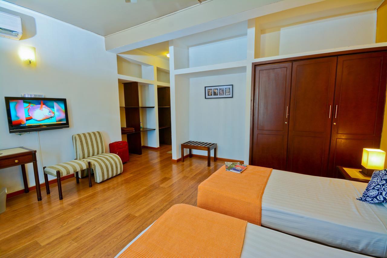 Monsoon Suites Kirillapone Dış mekan fotoğraf